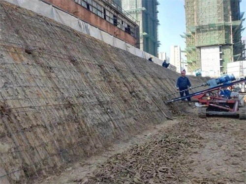 德钦建筑边坡支护