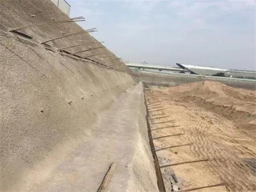 德钦河道边坡加固